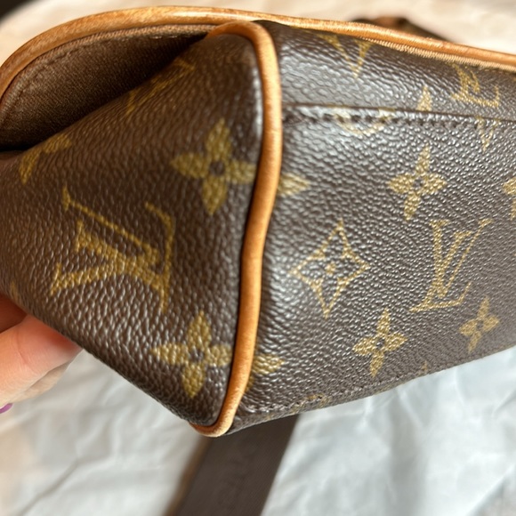 Louis Vuitton Abbesses Messenger Bag Monogram Canvas - Picture 5 of 17